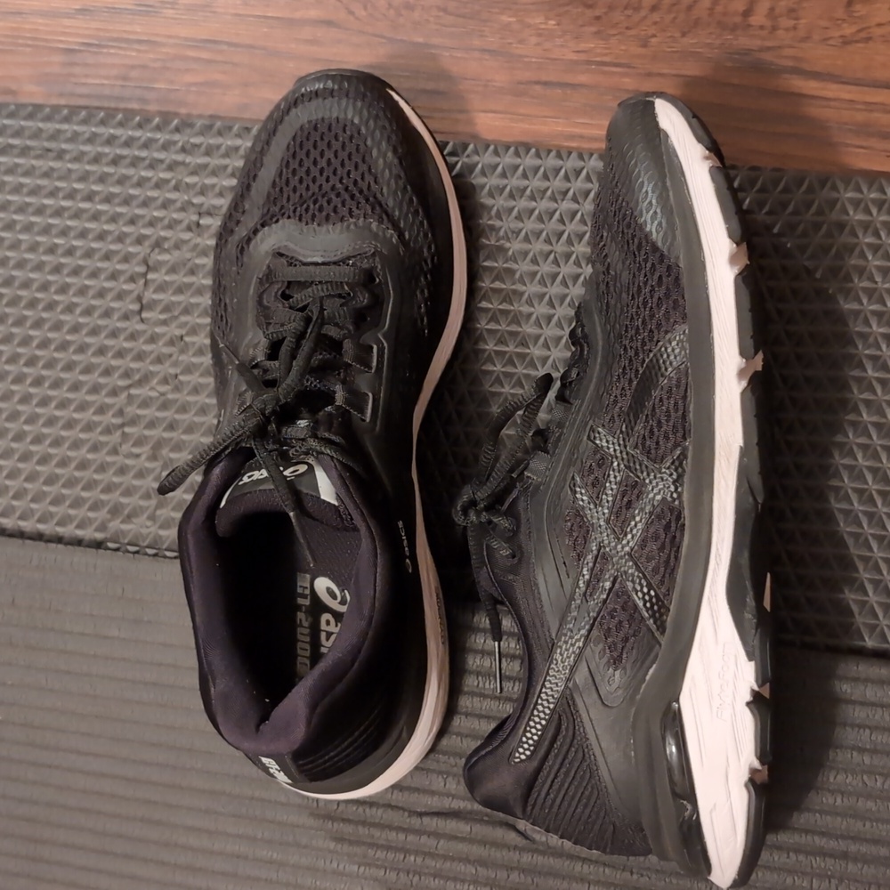 Asics GT-2000 Running Shoes